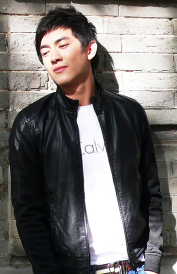 饶雪漫新书牵手林更新 笑称电视剧版非他莫属