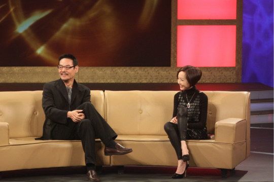 巍子做客《鲁豫有约》 老男孩调侃鲁豫坐姿(图)