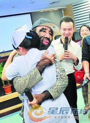 "猴王"看上湘妹子 坦诚介绍无车无房无老婆