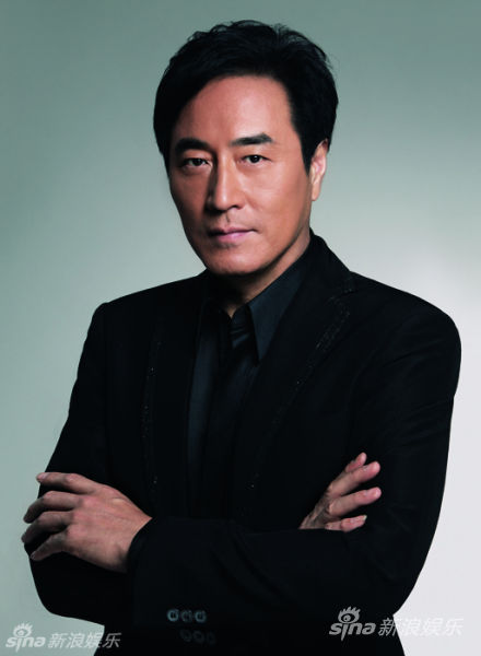 杨立新之子杨玏加盟华谊 曾任《非2》副导演
