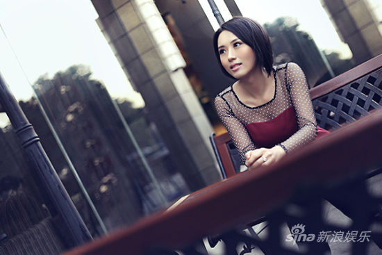 单薇街拍写真曼妙身姿(图)