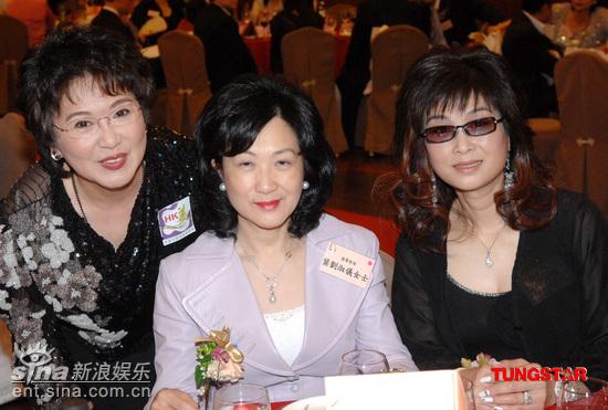 组图:李司棋叶刘淑仪出席美发美容业商会典礼_影音娱乐_新浪网