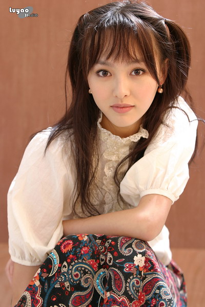 组图：唐嫣绝美写真曝光“夏娃”的甜美与诱惑