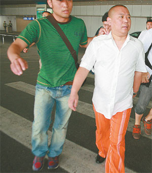 侯耀文弟子贾伦:家属会再拟治丧名单(组图)