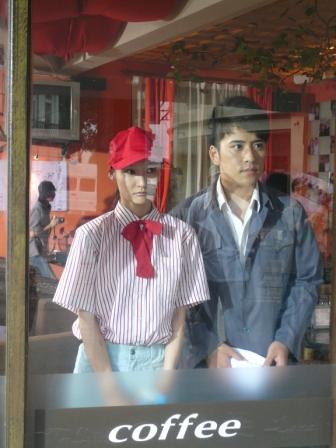 牛萌萌携好男儿演绎香港电影花样年华(组图)