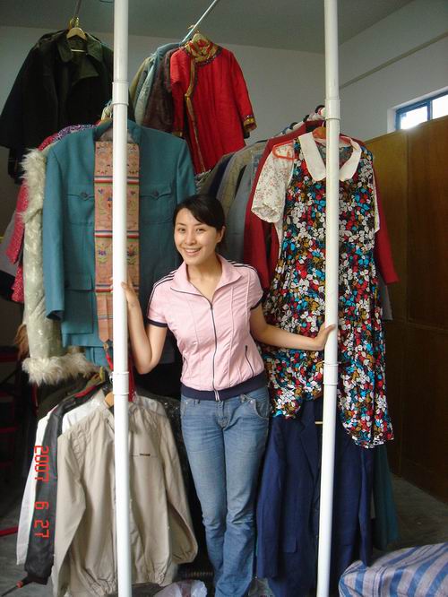 王雅捷刚下片场又忙搬家 素色女人最美丽(组图)