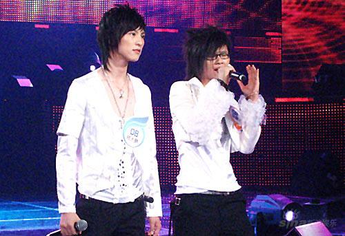 [绝对唱响10进8]七色女争艳 <wbr>PK <wbr>三评委争掐