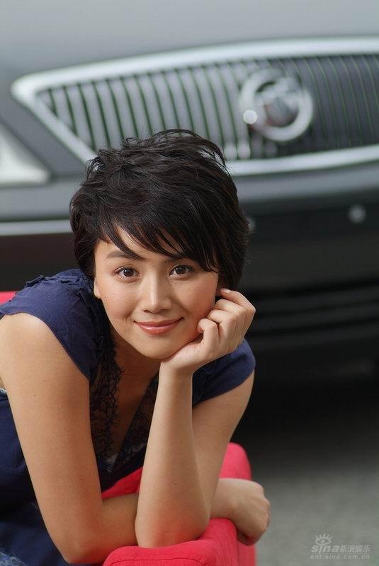 组图：小脸美人曹曦文做精致生活的保鲜女孩