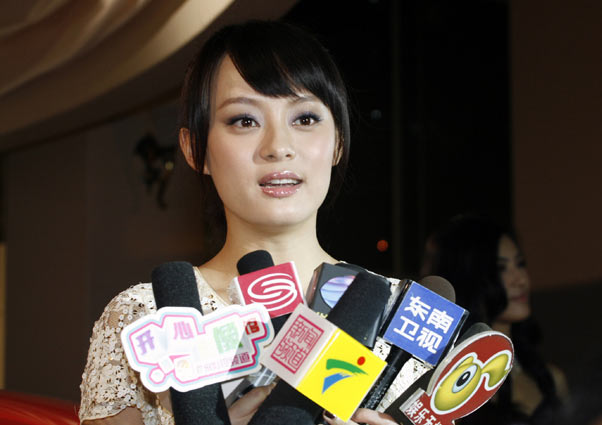 孙俪亮相名车发布会清新典雅备受追捧(组图)
