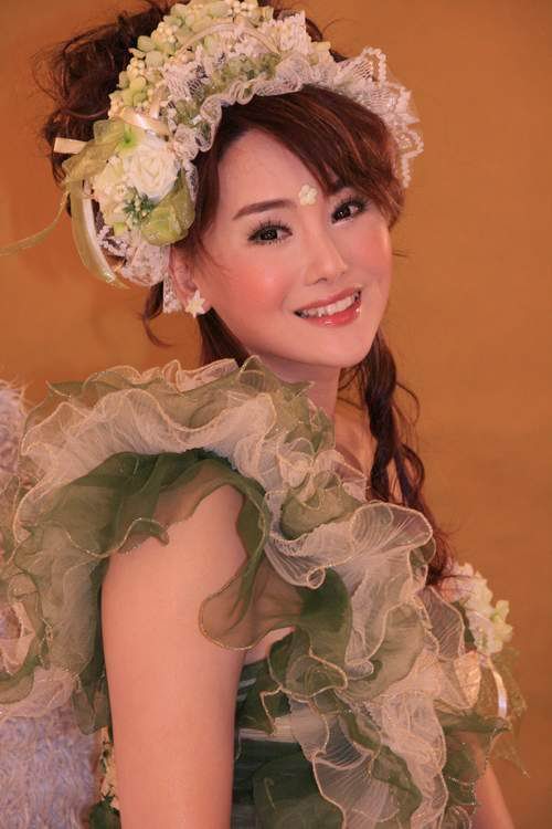 杨欣服饰搭配有一套巧用帽子玩百变造型组图