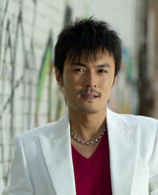 19日15时李健于小伟范宝俊做客聊特奥(组图)