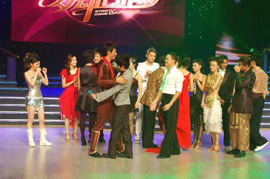 李学庆抱憾“舞动奇迹” 众艺人泪眼相送【图】