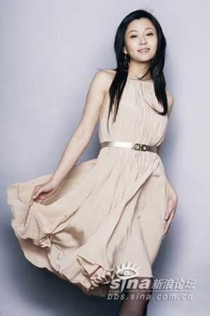 “酒窝美女”殷桃淑女写真尽展清新典雅(组图)