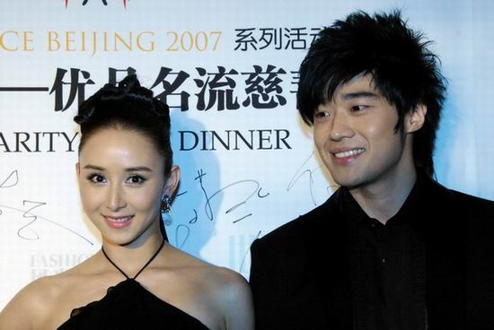 胡静恋情浮出水面与好男胡晋嘉关系暧昧(组图)