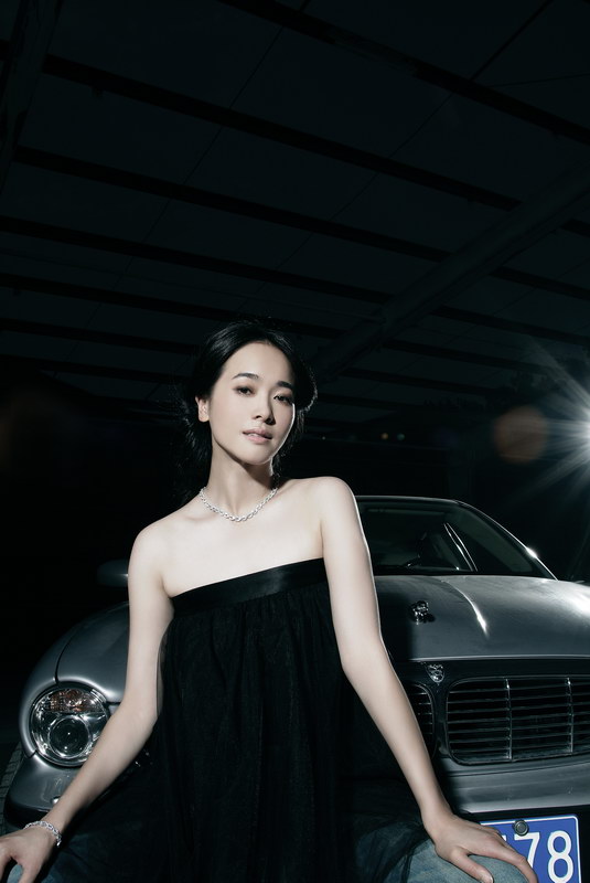 左小青香车美女照曝光尽展百般柔媚风情(组图)