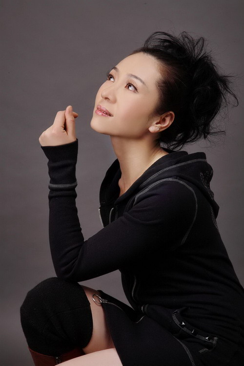 组图:独臂舞蹈家马丽拍摄写真 演绎完美女人花