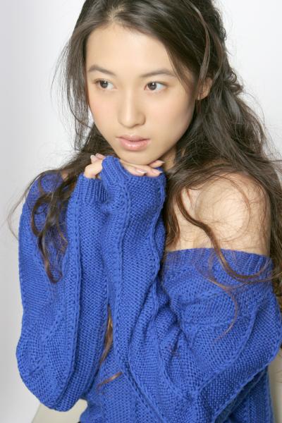 "夏雪"宁丹琳 清纯女孩温柔性感总相宜(组图)