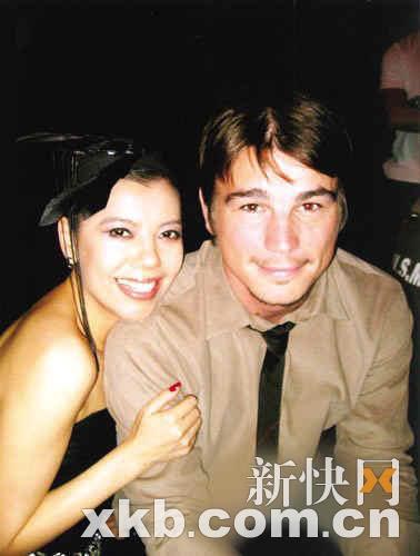 与好莱坞影星乔什-哈奈特