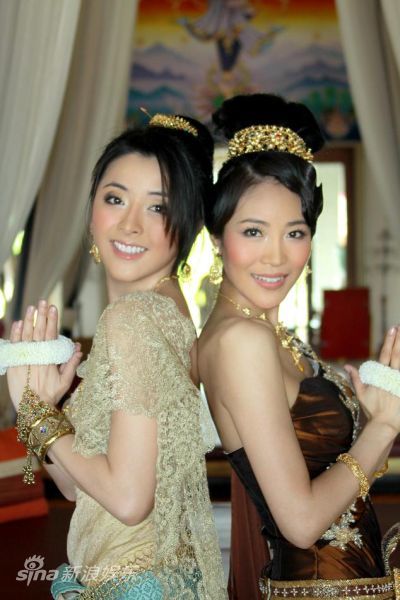 组图:黄小蕾老同照片曝光 疑似结婚照秀亲密