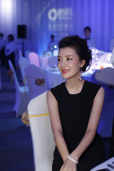 组图:车晓助阵时尚活动 独特品味夺人眼球