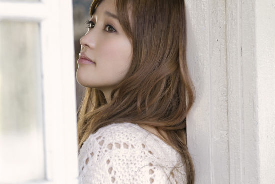 金莎唯美春日写真夺人眼球(组图)