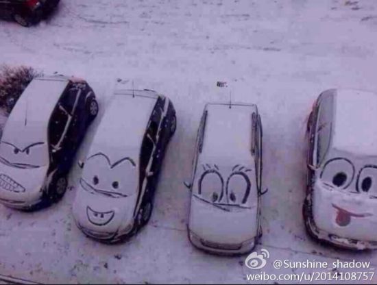 雪天网友画车窗变身赛车总动员