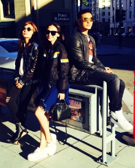 网友问晓明：赵薇和baby掉水里，你先救谁？