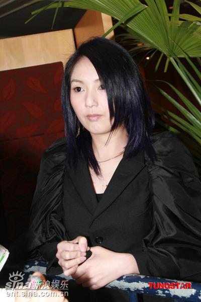 香港群星共庆回归 莫文蔚露背装性感抢镜【图】