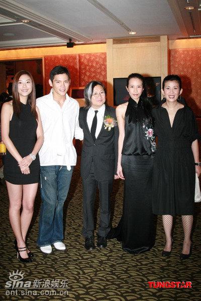 香港群星共庆回归 莫文蔚露背装性感抢镜【图】