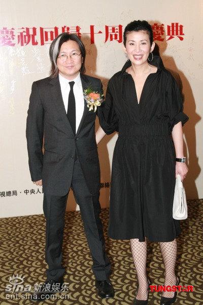 香港群星共庆回归 莫文蔚露背装性感抢镜【图】