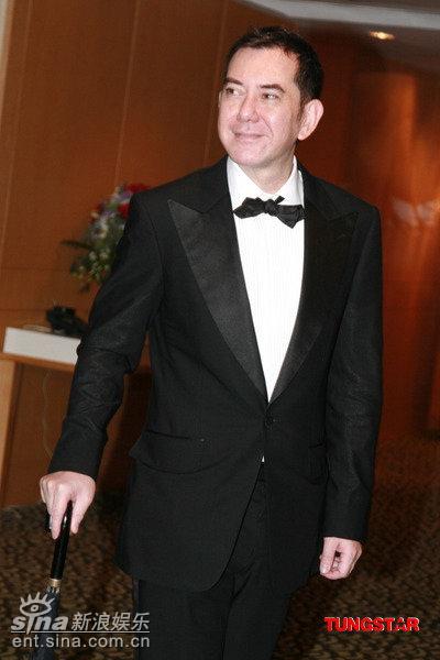 香港群星共庆回归 莫文蔚露背装性感抢镜【图】