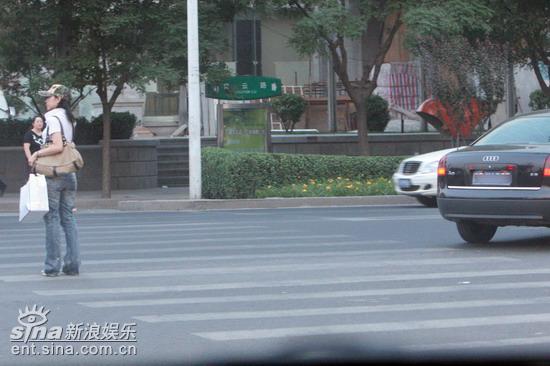 图文：解析陈好情感秘密--女助理单独离开