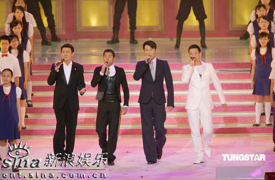 图文：庆祝香港回归十周年晚会--四大天王同台