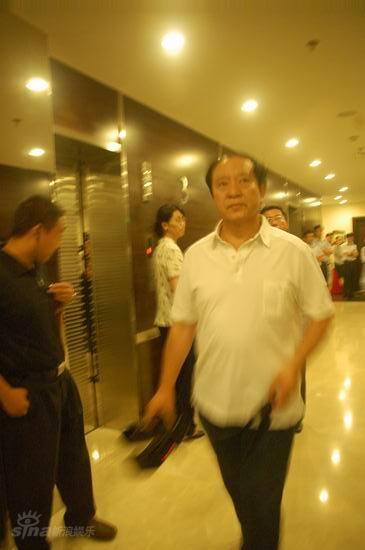 图文：侯耀文追思会--牛群到场