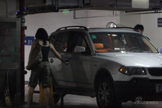 高圆圆再次夜宿夏雨家 两人恋情果成真(组图)