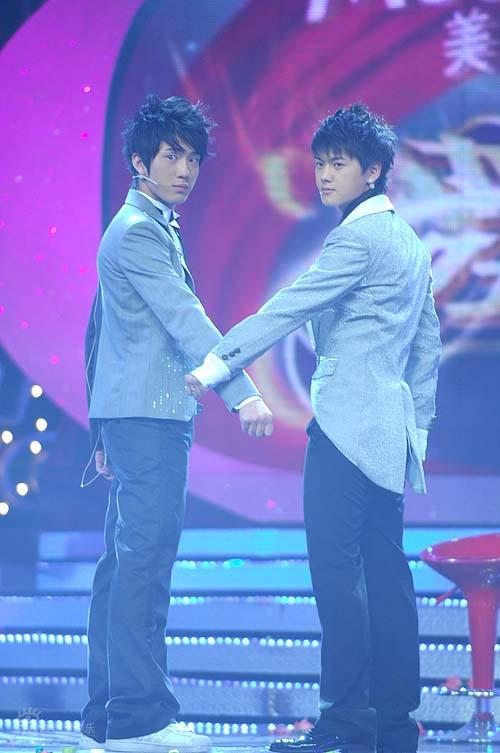 图文:加油好男儿4进3--井柏然魏斌风云对决