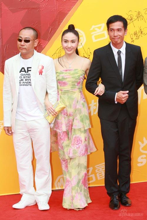 图文：陈豪林保怡“左右护驾”黎姿美艳登场
