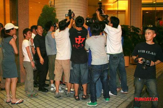 张柏芝香港顺利生子 亲人好友轮流探望【图】