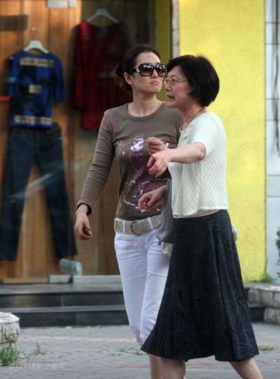 图文：巩俐家庭主妇自助游--同行女士指路