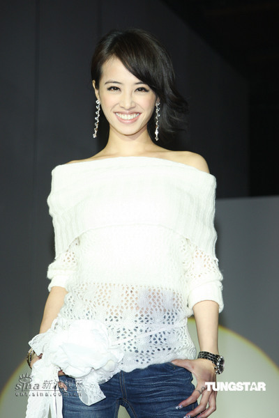 众星为牛仔品牌走秀 蔡依林陈冠希变情侣【图】