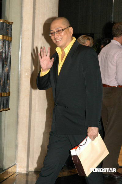图文: 王晶父亲 80大寿--汤镇业兴致勃勃--浙江在