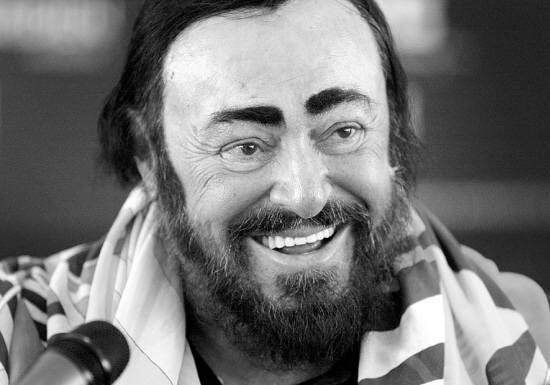 帕瓦罗蒂去世前曾改遗嘱 前妻三女儿得益(组图)_影音娱乐_新浪网