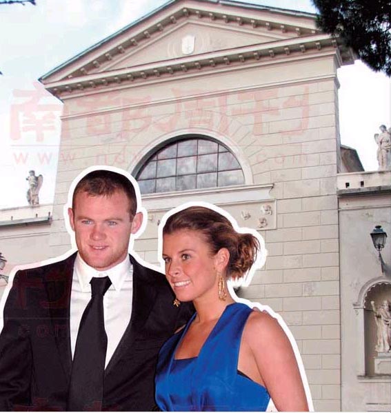 鲁尼的婚礼是在意大利波托菲诺港口浪漫并宏伟Villa Durazzo教堂举行的，是一个盛大的罗马天主教式婚礼。