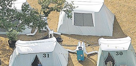47个装有空调的帐篷相当于客房,招待宾客住宿。