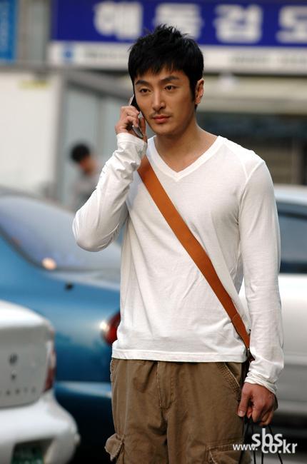 资料:韩剧《八月下的雪》人物--柳泰俊饰吴宗赫