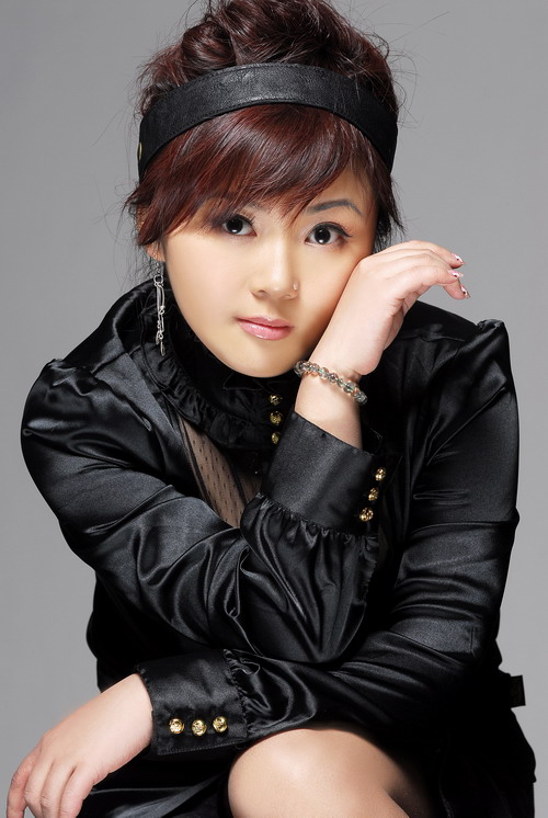 天下网签约天才美女作家姜银独家首发新书_飞