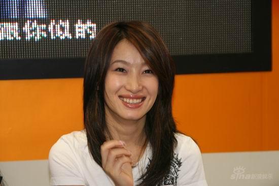 秦海璐首次参展压力大下岗女工变“的姐”(图)