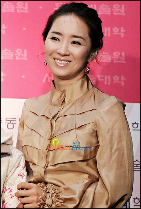 资料:韩剧《Ground Zero》--尹有善饰李美淑