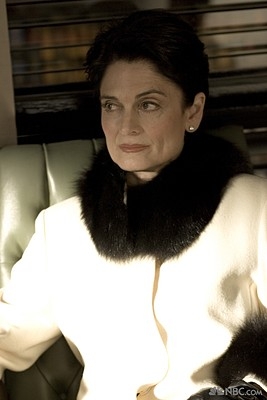 美剧《英雄》角色介绍:安吉拉-佩里(图)