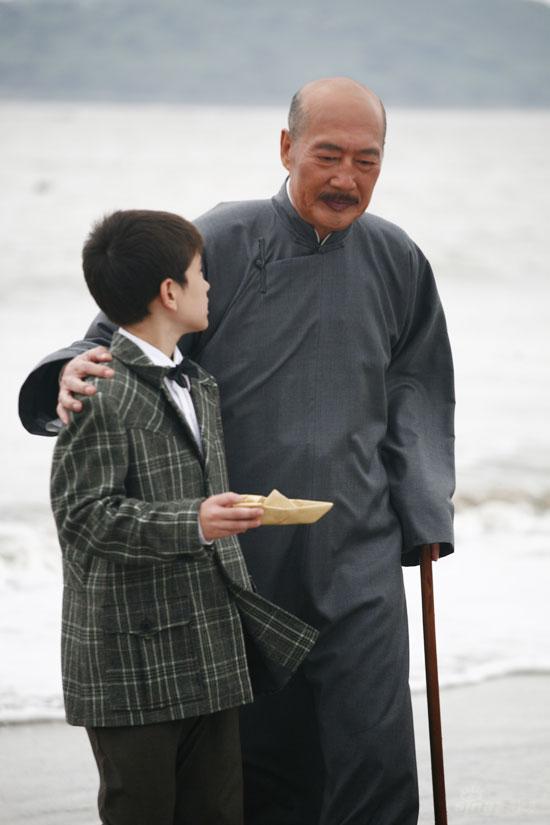 去年,杜雨露在大型历史电视剧《红日》首度出演蒋介石,把蒋介石的形象